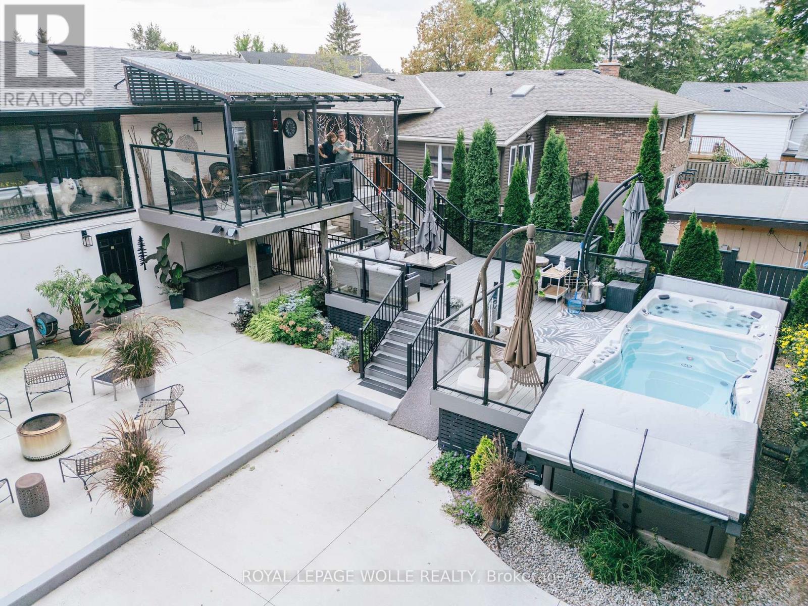 












112 MITCHELL STREET

,
North Dumfries,




Ontario
N0B1E0

