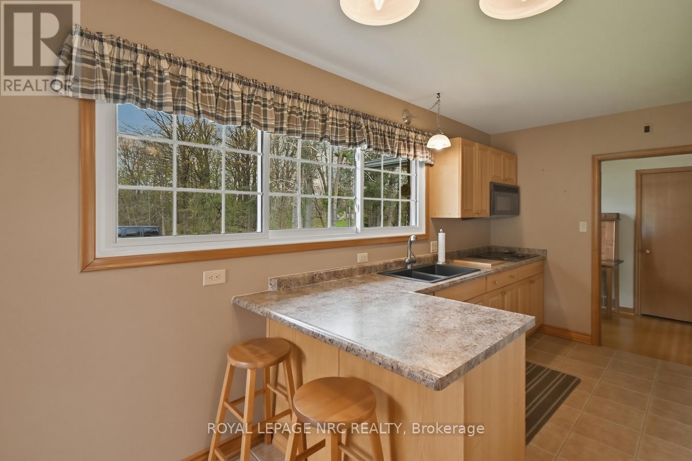 












53 PEARSON ROAD

,
Welland (Cooks Mills),




Ontario
L3B5N4

