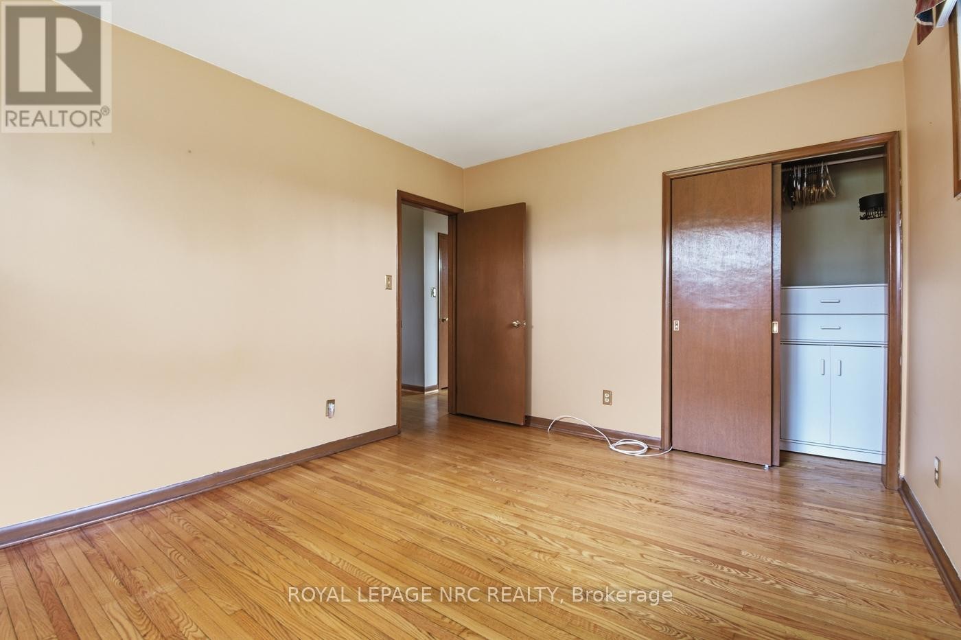 












53 PEARSON ROAD

,
Welland (Cooks Mills),




Ontario
L3B5N4


