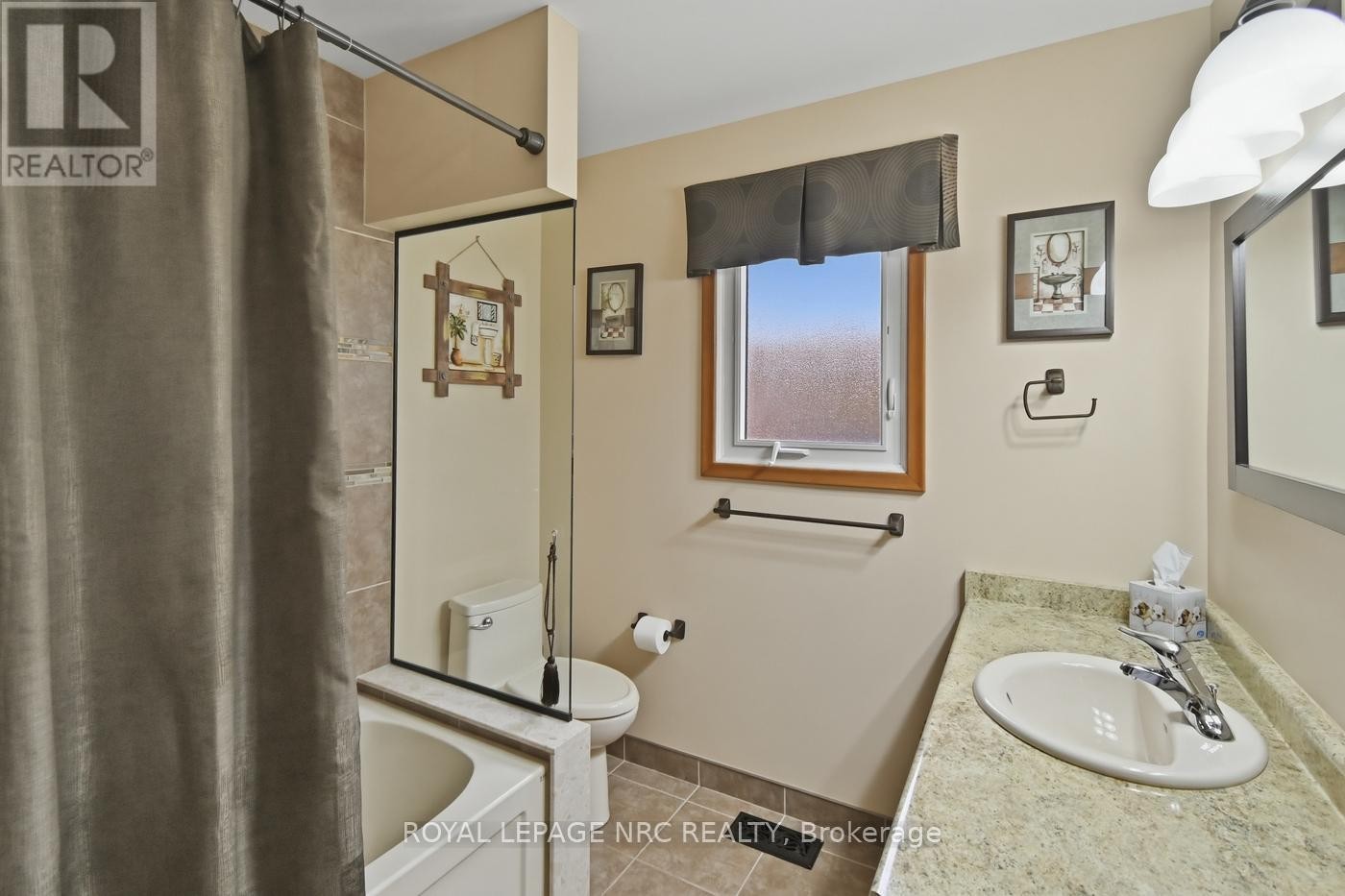 












53 PEARSON ROAD

,
Welland (Cooks Mills),




Ontario
L3B5N4

