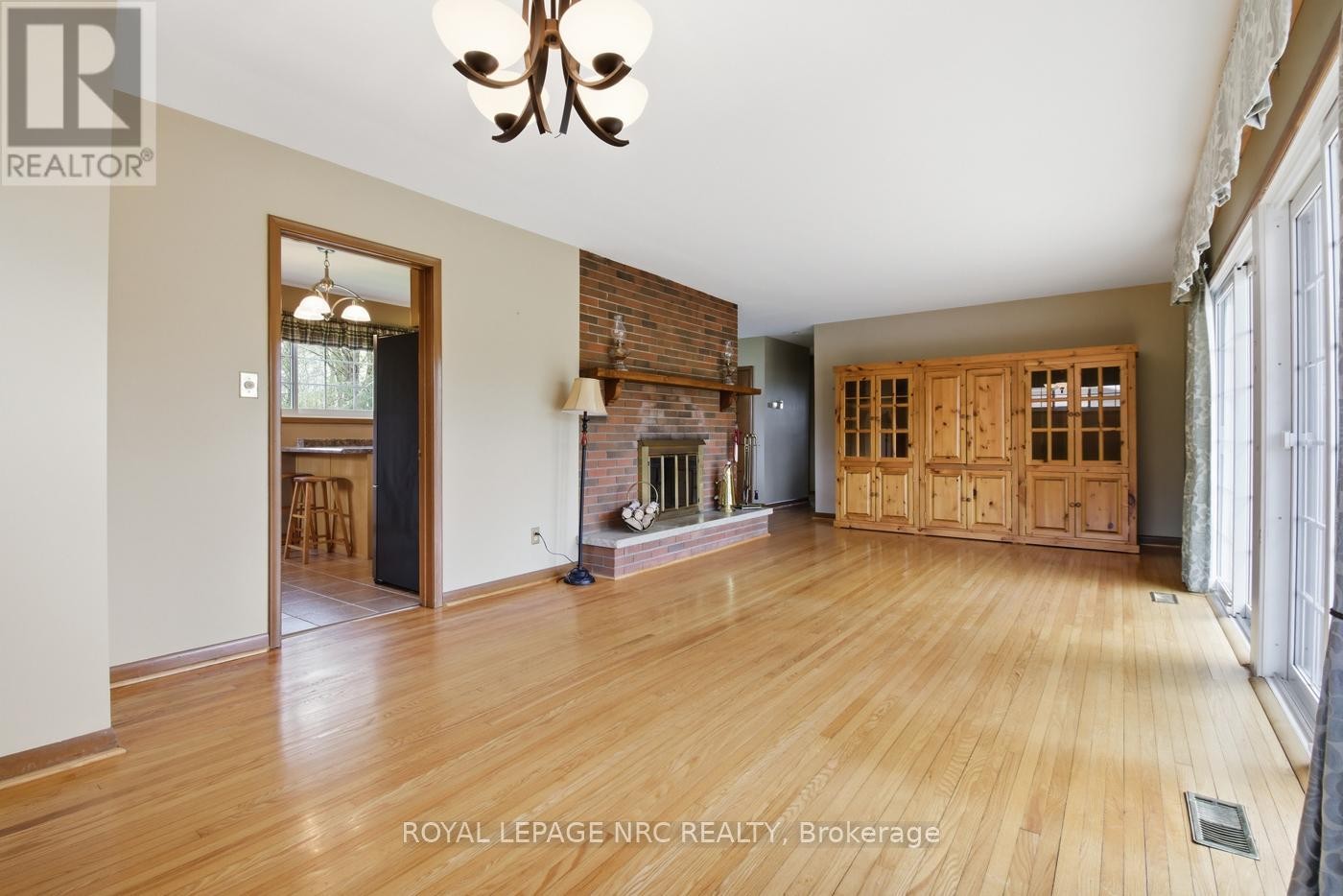 












53 PEARSON ROAD

,
Welland (Cooks Mills),




Ontario
L3B5N4

