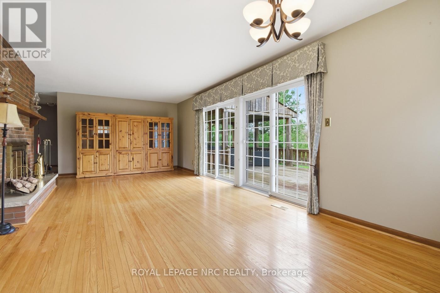 












53 PEARSON ROAD

,
Welland (Cooks Mills),




Ontario
L3B5N4


