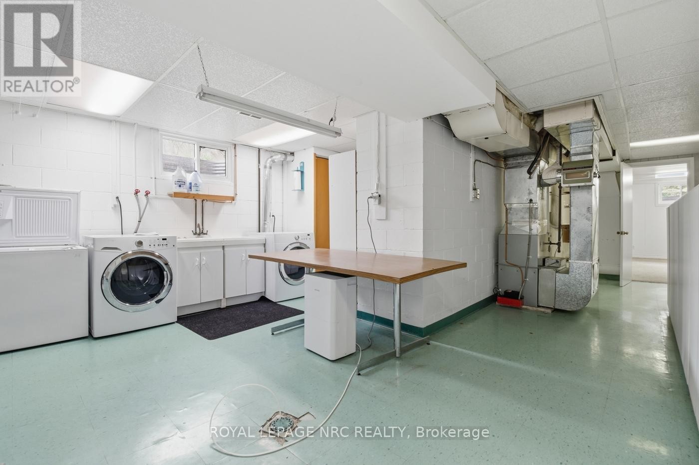 












53 PEARSON ROAD

,
Welland (Cooks Mills),




Ontario
L3B5N4

