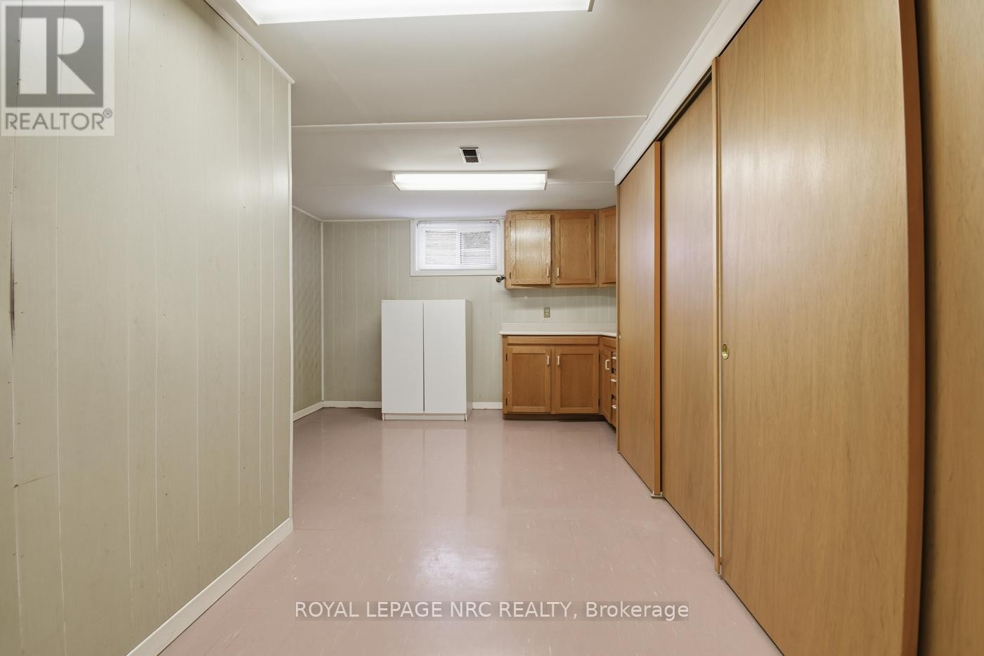 












53 PEARSON ROAD

,
Welland (Cooks Mills),




Ontario
L3B5N4

