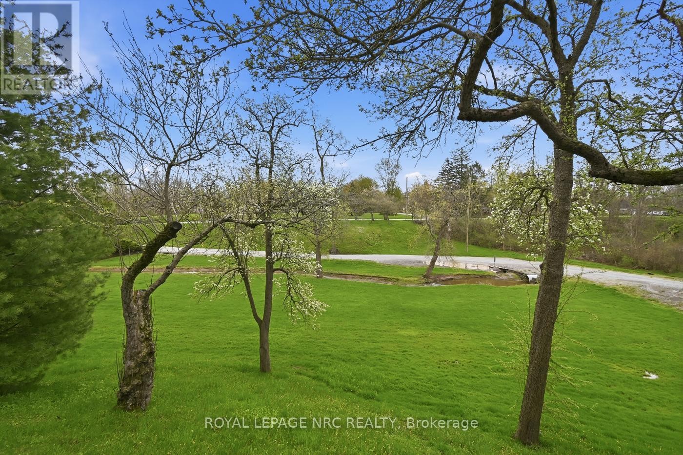 












53 PEARSON ROAD

,
Welland (Cooks Mills),




Ontario
L3B5N4

