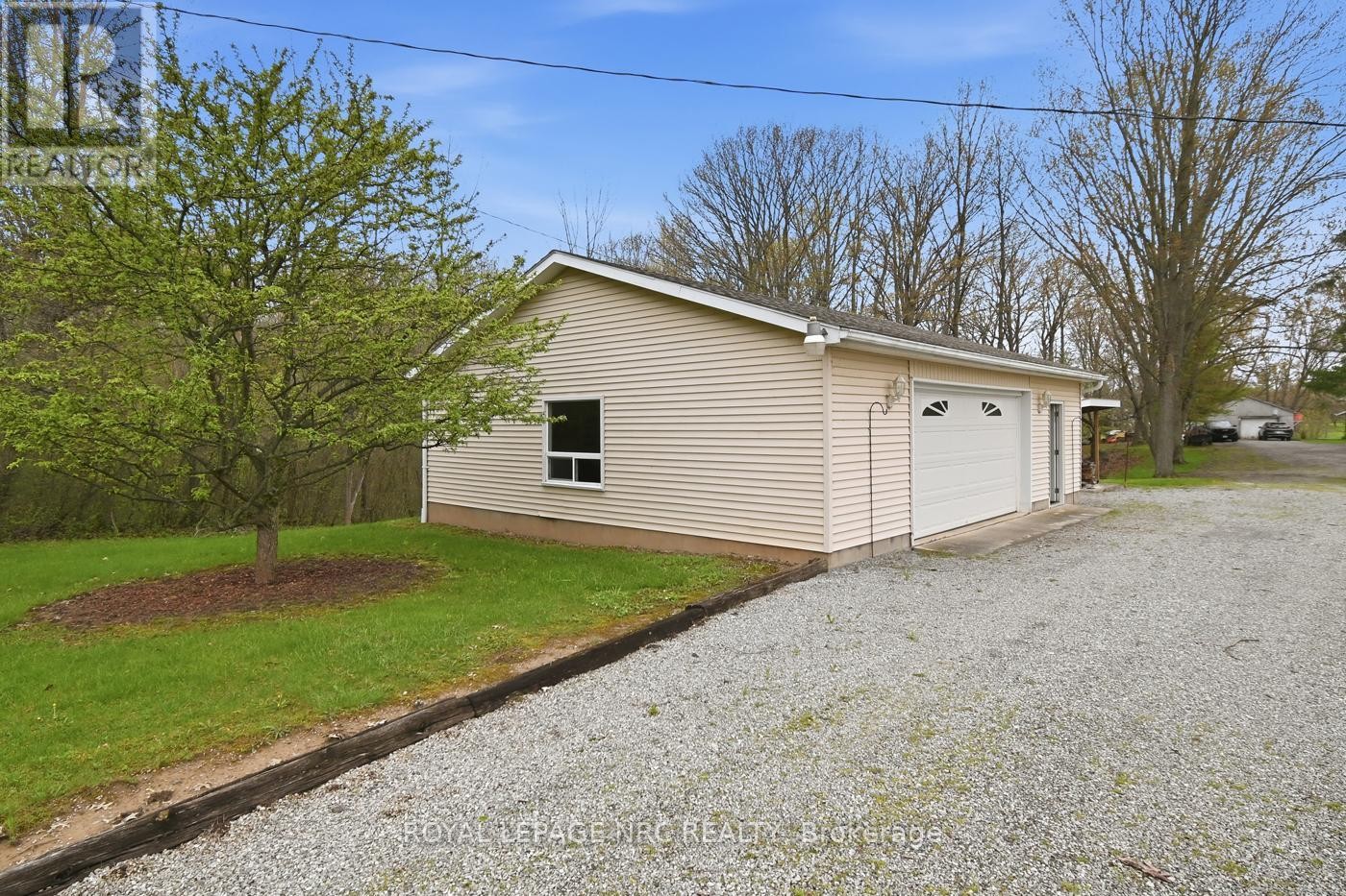 












53 PEARSON ROAD

,
Welland (Cooks Mills),




Ontario
L3B5N4

