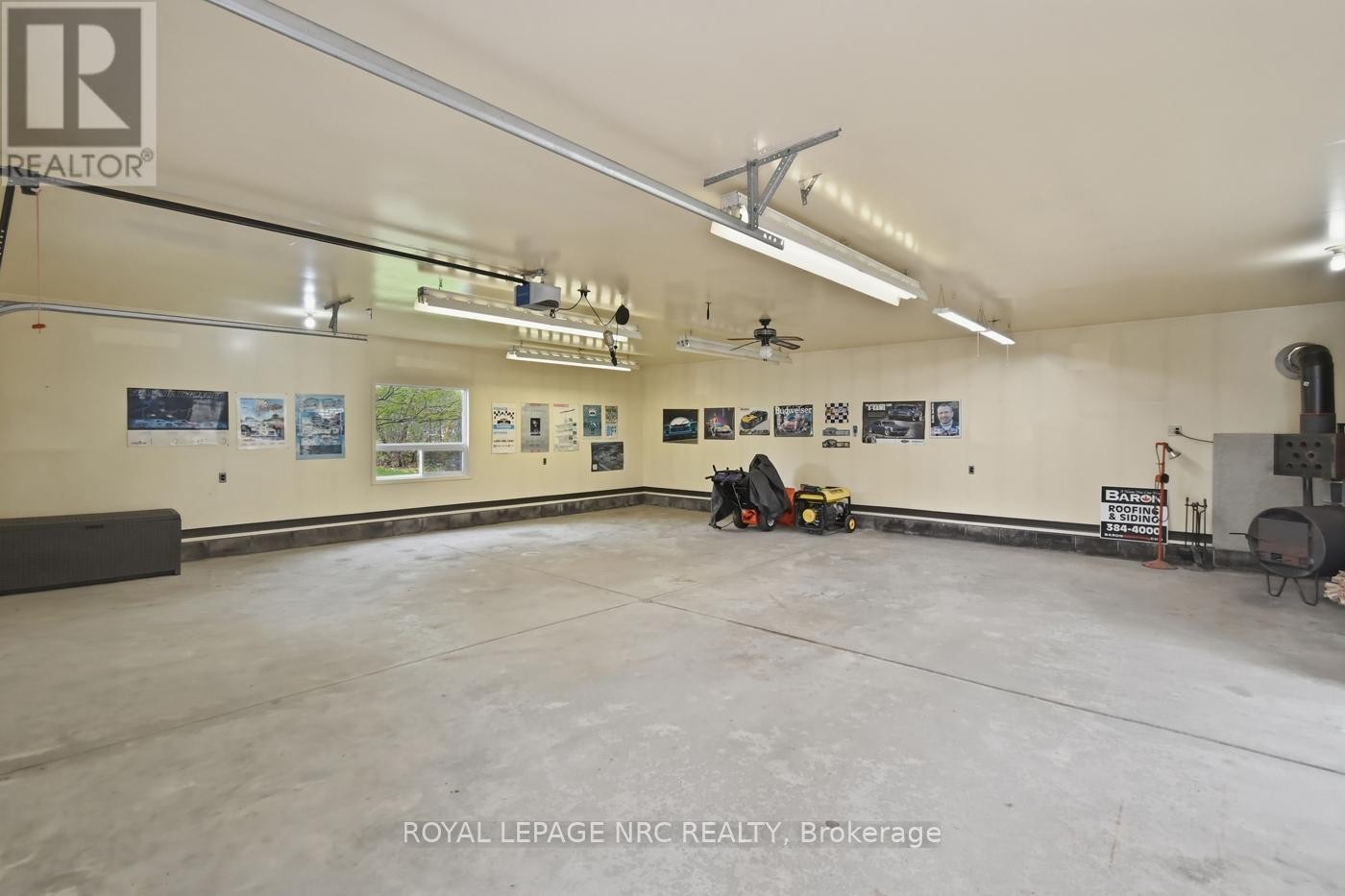 












53 PEARSON ROAD

,
Welland (Cooks Mills),




Ontario
L3B5N4

