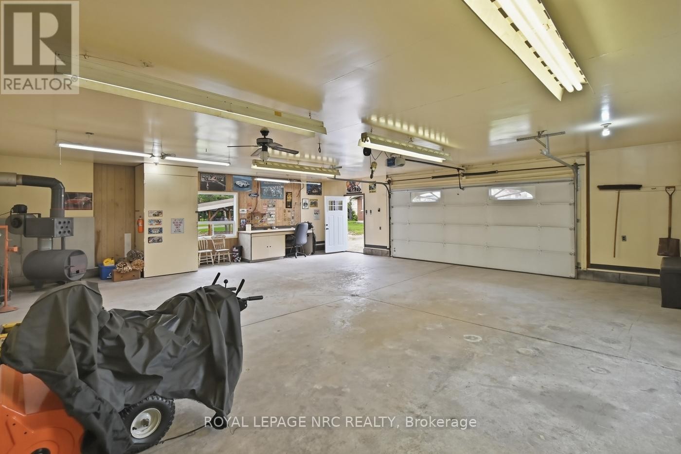 












53 PEARSON ROAD

,
Welland (Cooks Mills),




Ontario
L3B5N4

