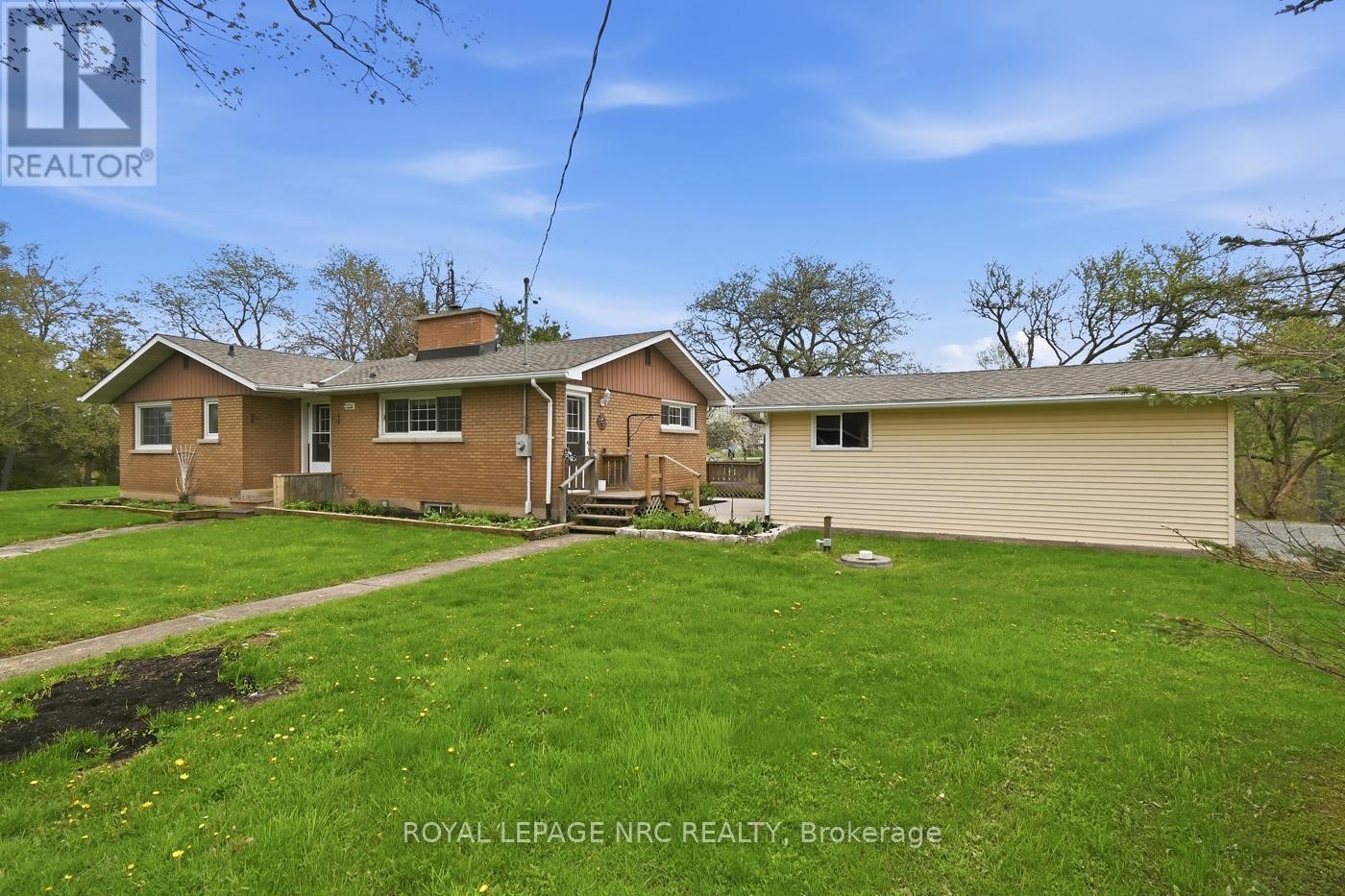 












53 PEARSON ROAD

,
Welland (Cooks Mills),




Ontario
L3B5N4

