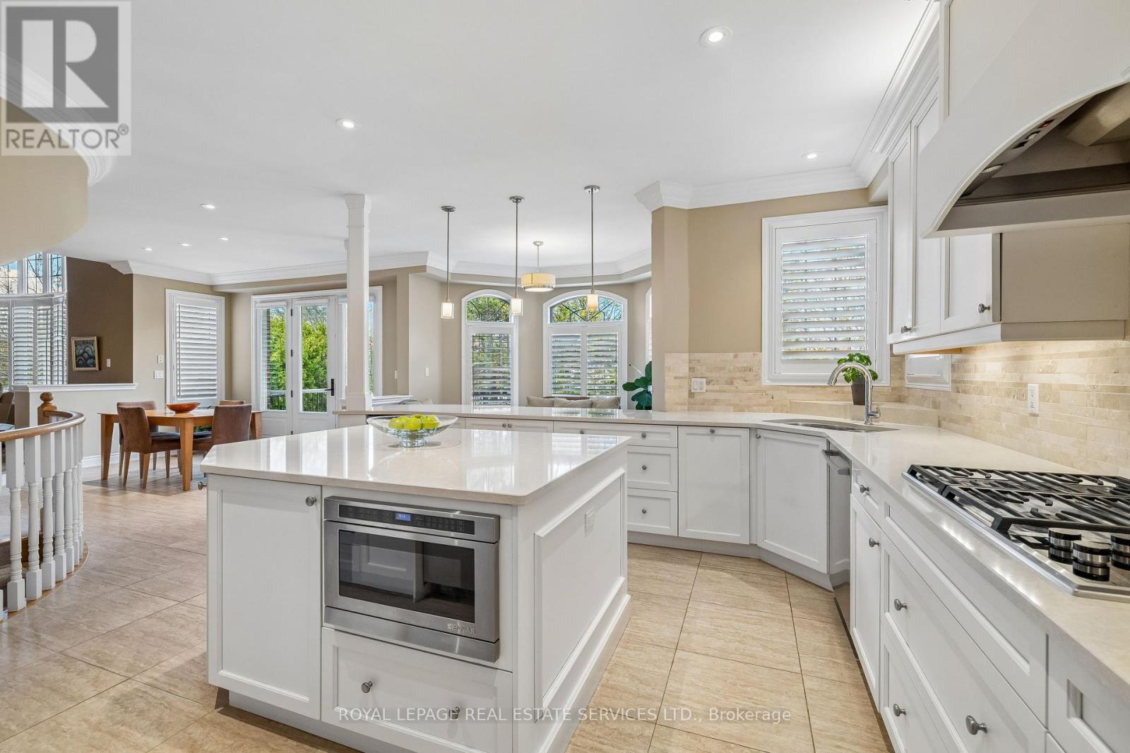 












1020 VALLEY CREST CIRCLE

,
Oakville,




Ontario
L6H6W8

