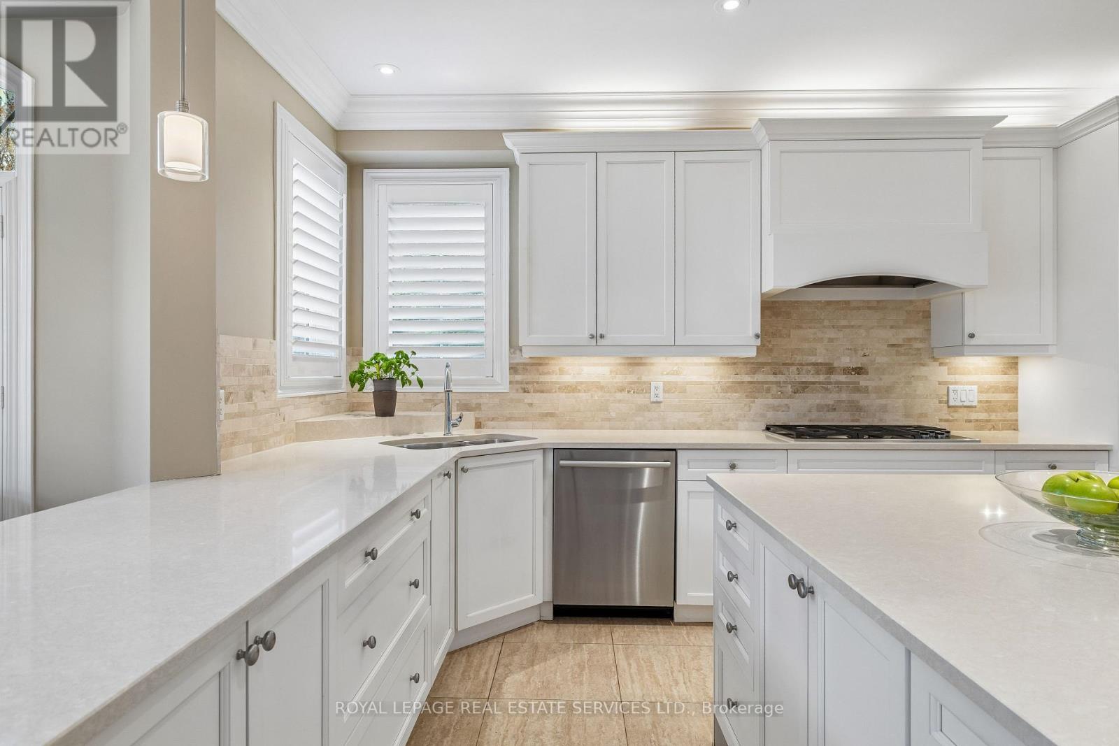 












1020 VALLEY CREST CIRCLE

,
Oakville,




Ontario
L6H6W8


