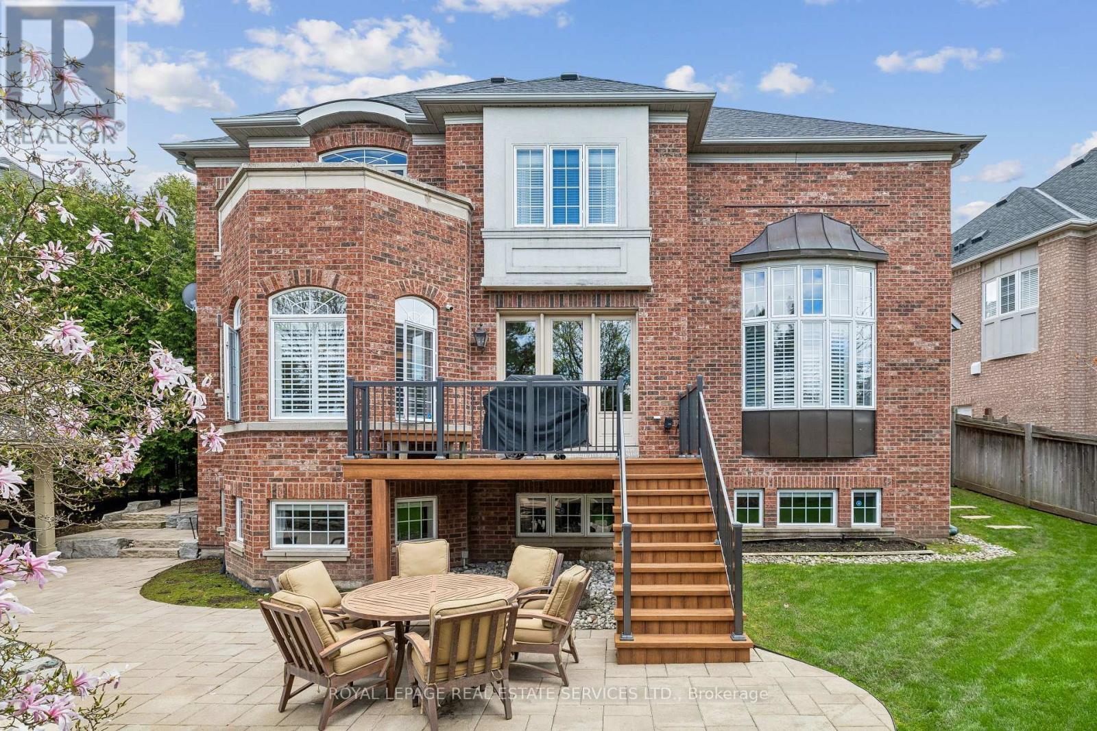 












1020 VALLEY CREST CIRCLE

,
Oakville,




Ontario
L6H6W8

