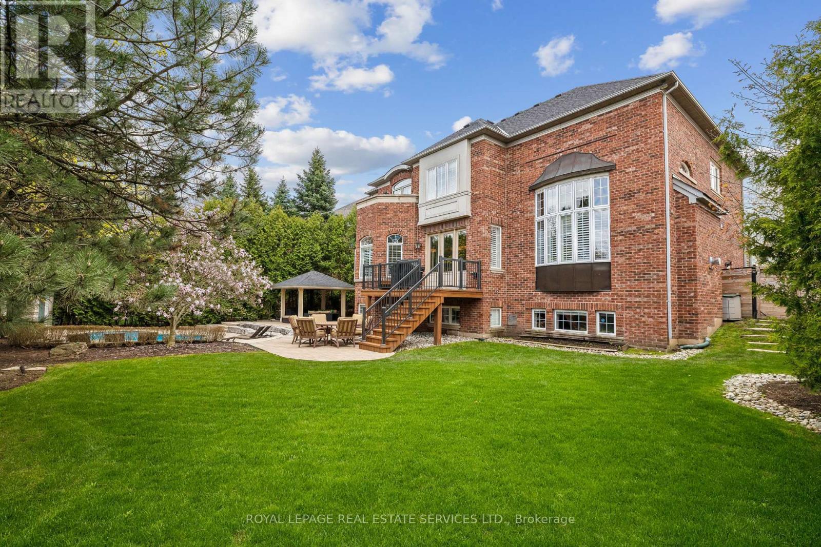 












1020 VALLEY CREST CIRCLE

,
Oakville,




Ontario
L6H6W8

