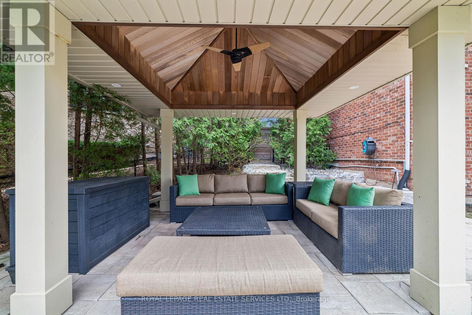












1020 VALLEY CREST CIRCLE

,
Oakville,




Ontario
L6H6W8

