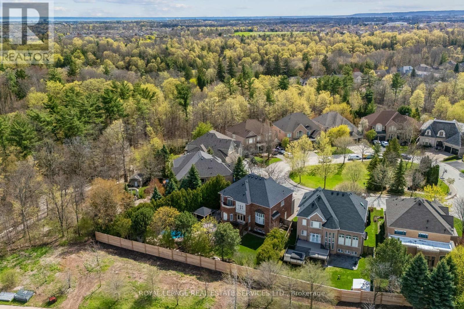 












1020 VALLEY CREST CIRCLE

,
Oakville,




Ontario
L6H6W8

