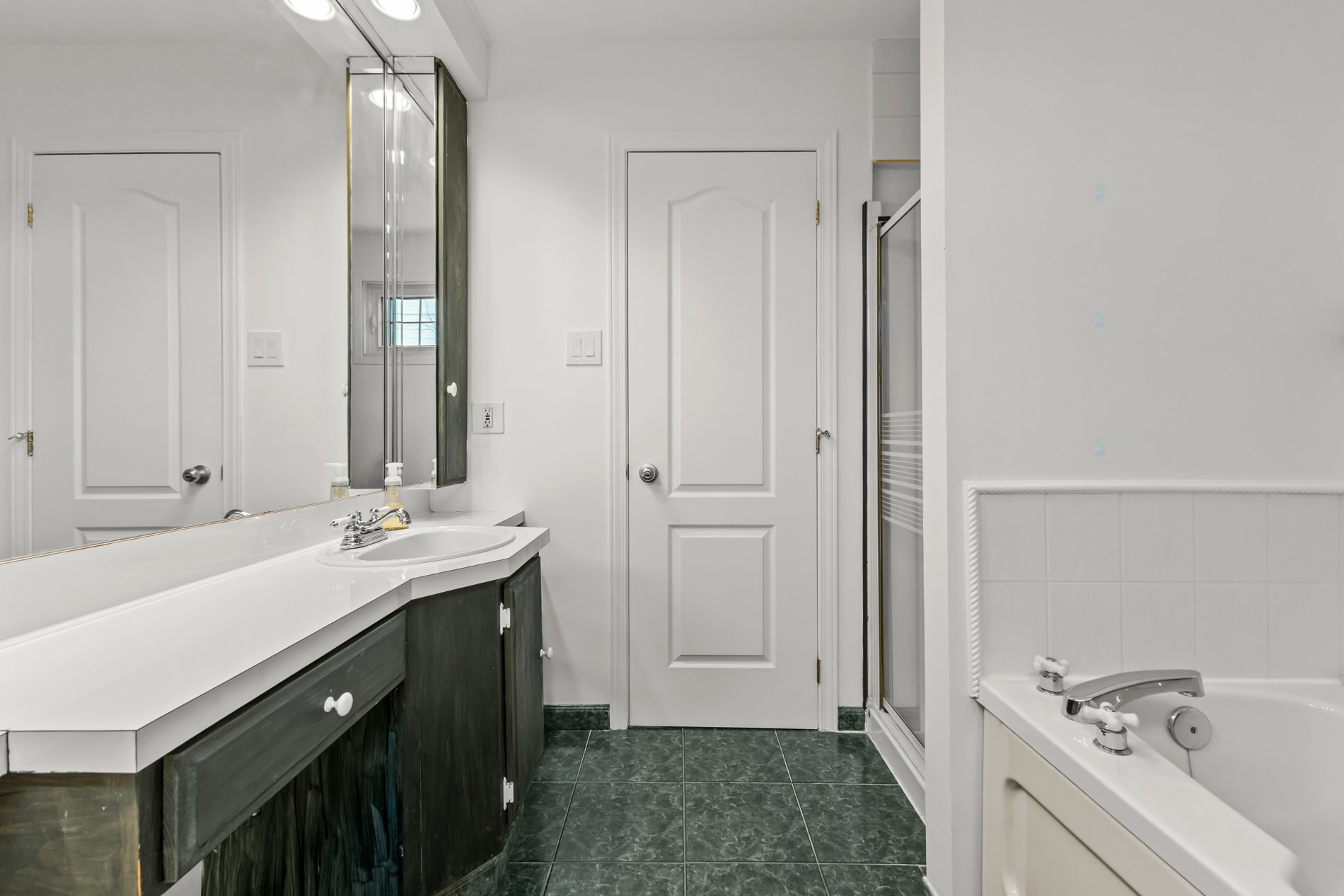 









174


Rue du Niagara

,
Kirkland,




QC
H9J2Y9

