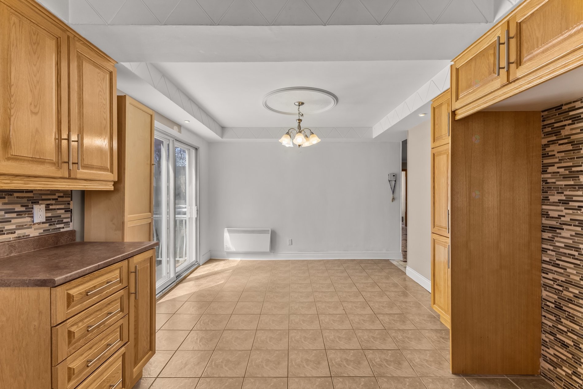 









6220

 - 6222A


Rue de Lachenaie

,
Montréal (Saint-Léonard),




QC
H1S1P3

