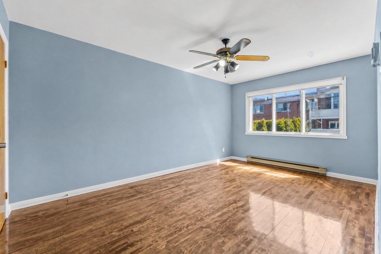 









6220

 - 6222A


Rue de Lachenaie

,
Montréal (Saint-Léonard),




QC
H1S1P3

