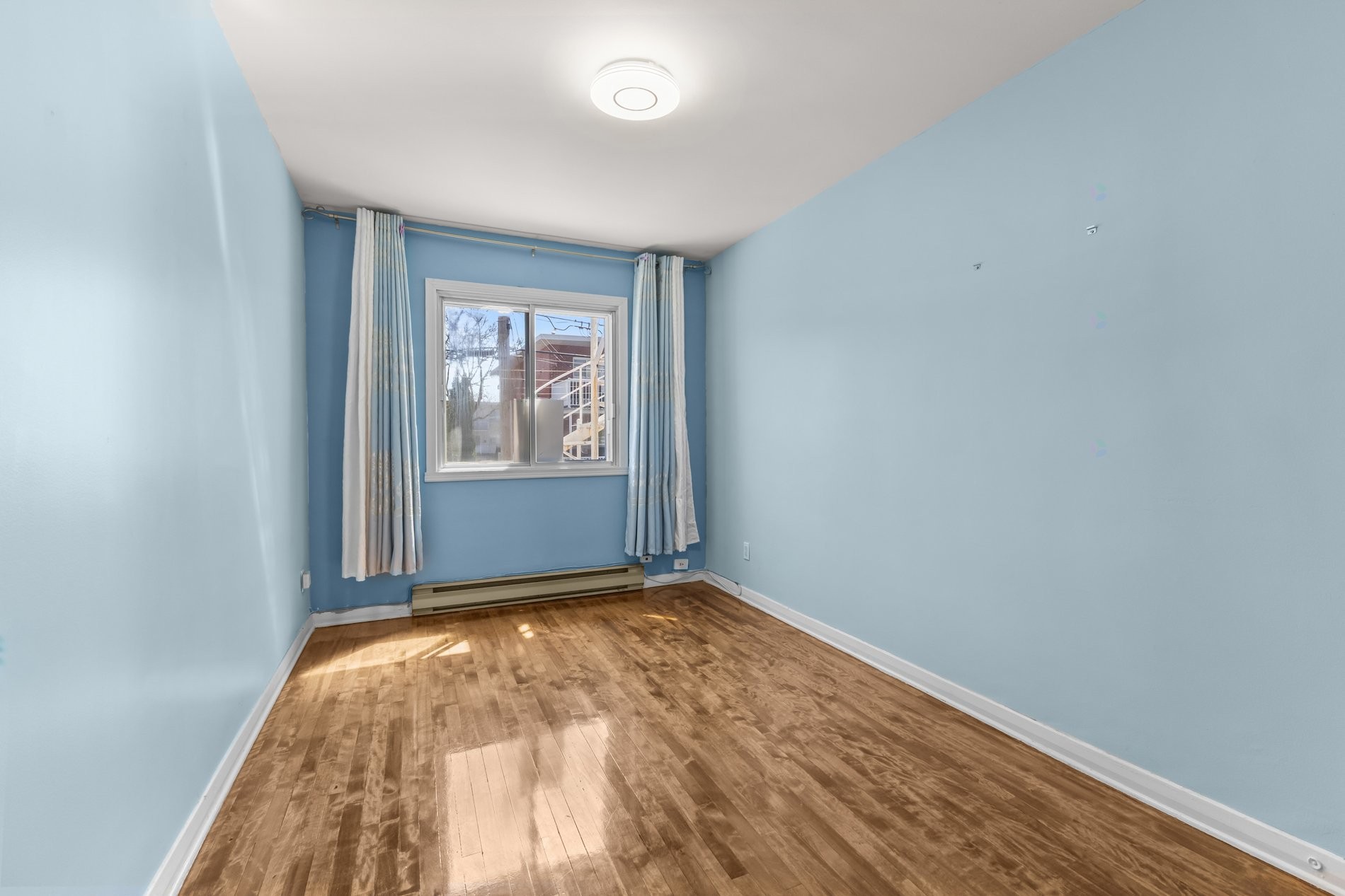 









6220

 - 6222A


Rue de Lachenaie

,
Montréal (Saint-Léonard),




QC
H1S1P3

