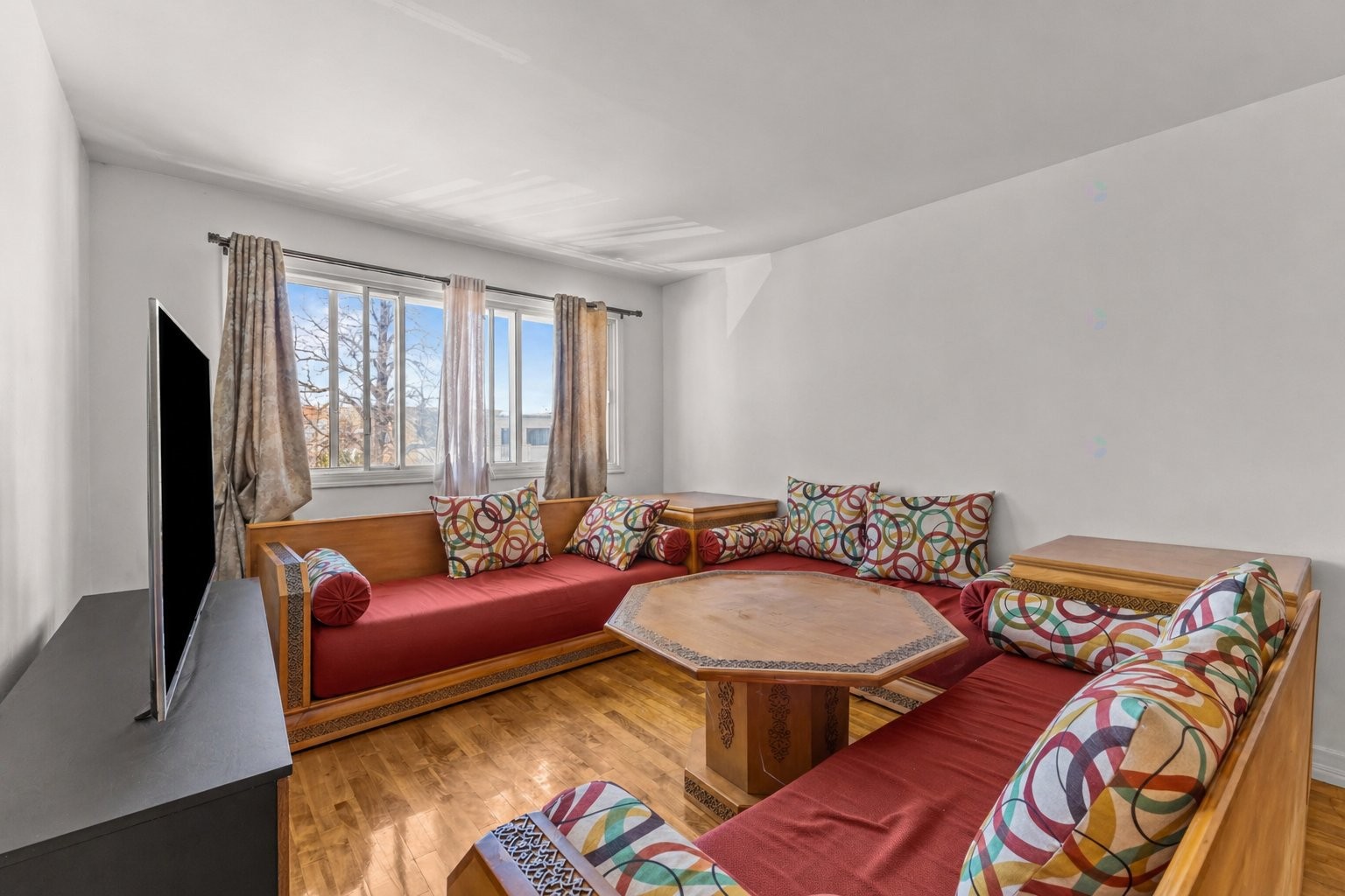 









6220

 - 6222A


Rue de Lachenaie

,
Montréal (Saint-Léonard),




QC
H1S1P3


