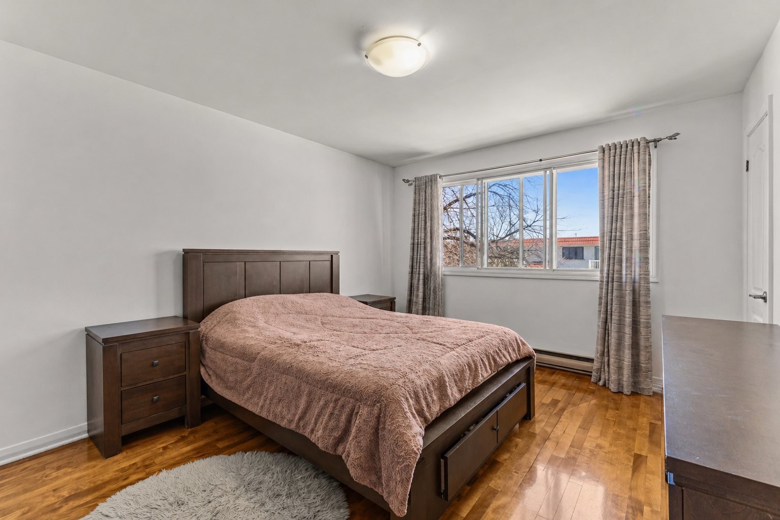 









6220

 - 6222A


Rue de Lachenaie

,
Montréal (Saint-Léonard),




QC
H1S1P3

