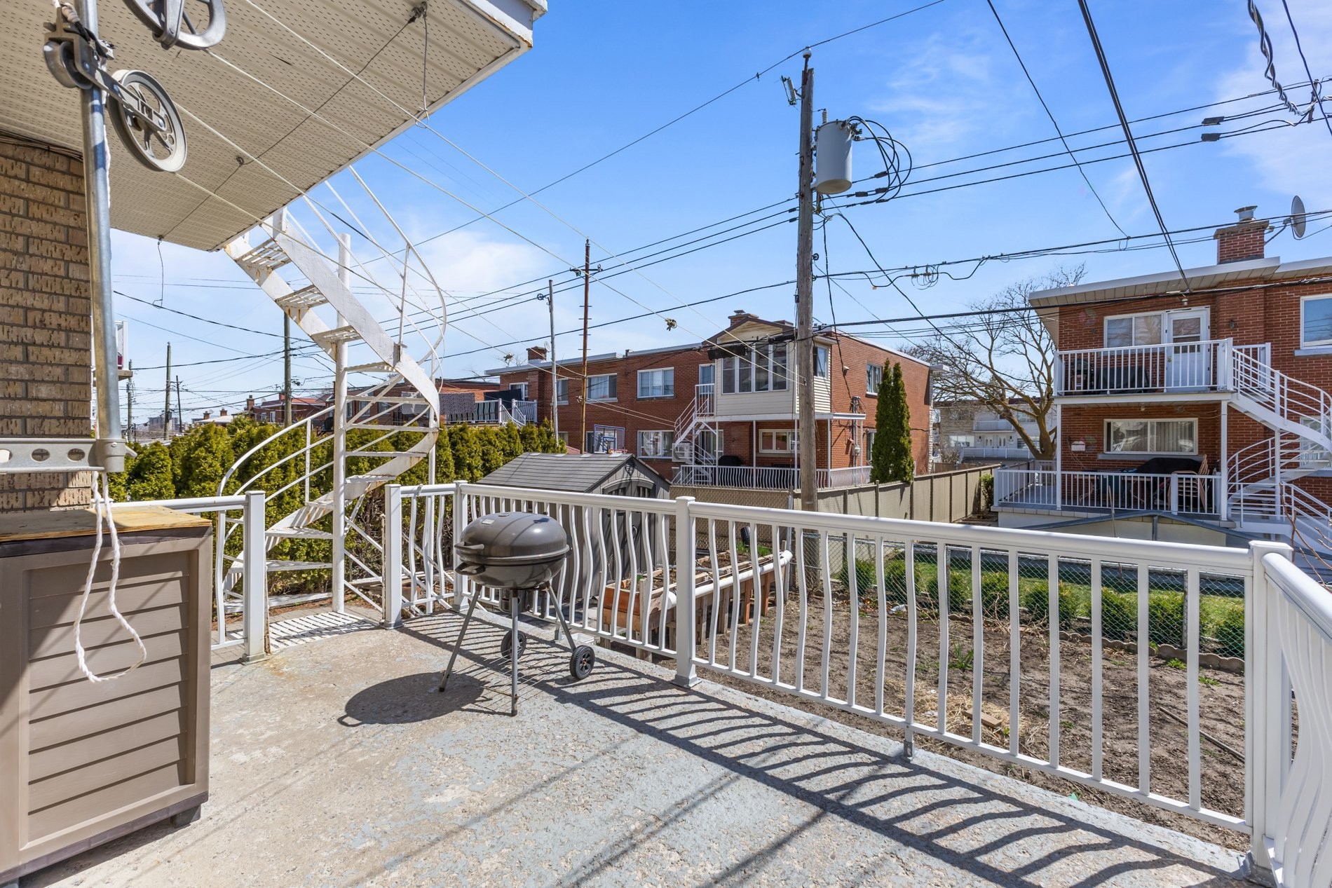









6220

 - 6222A


Rue de Lachenaie

,
Montréal (Saint-Léonard),




QC
H1S1P3


