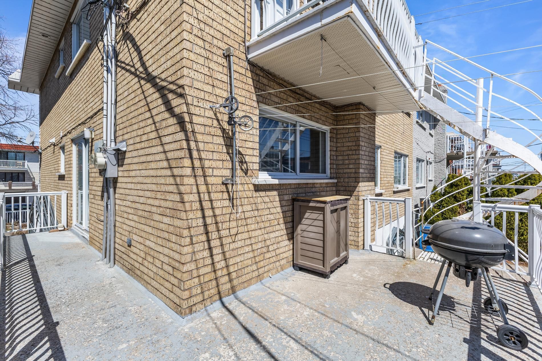 









6220

 - 6222A


Rue de Lachenaie

,
Montréal (Saint-Léonard),




QC
H1S1P3

