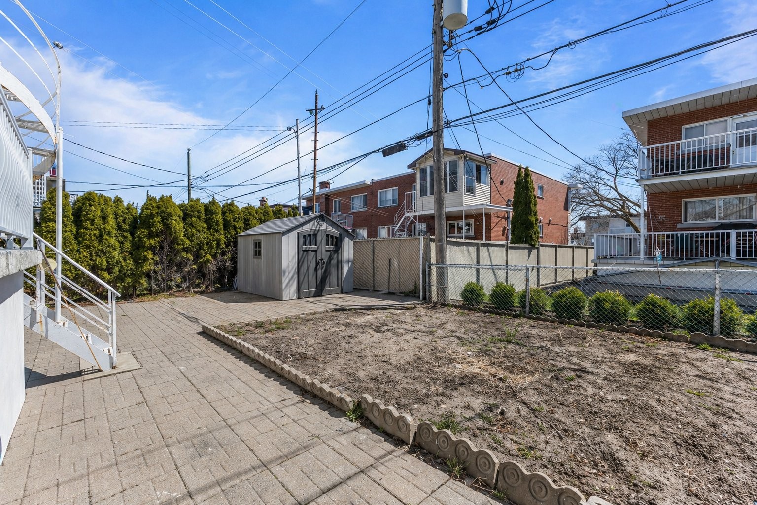 









6220

 - 6222A


Rue de Lachenaie

,
Montréal (Saint-Léonard),




QC
H1S1P3

