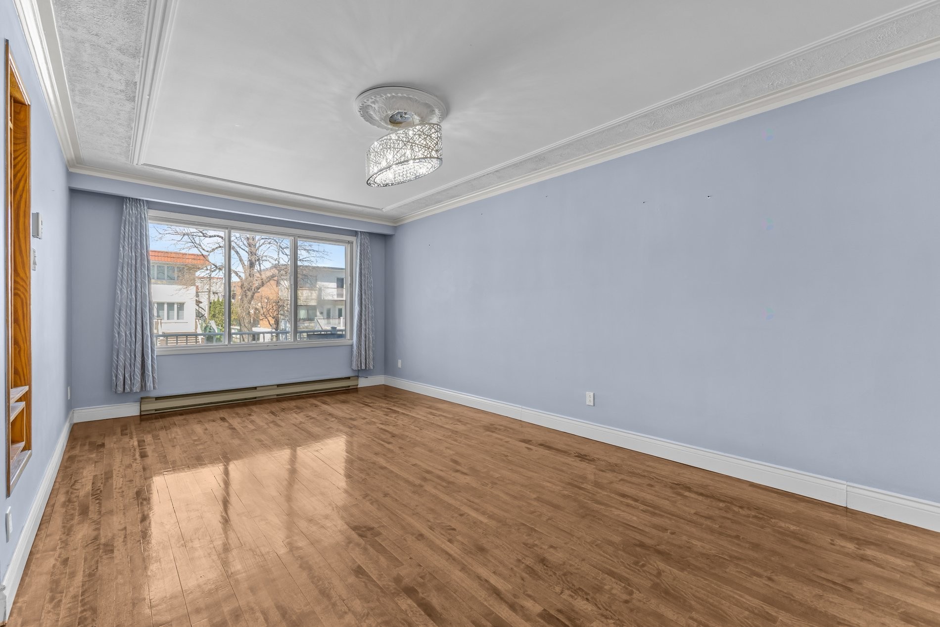 









6220

 - 6222A


Rue de Lachenaie

,
Montréal (Saint-Léonard),




QC
H1S1P3

