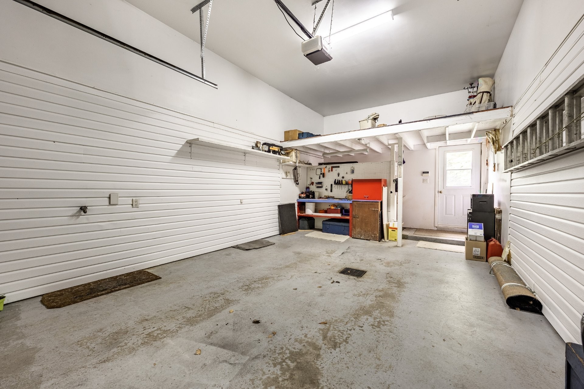 









943


Rue de la Roche

,
Granby,




QC
J2J2H9

