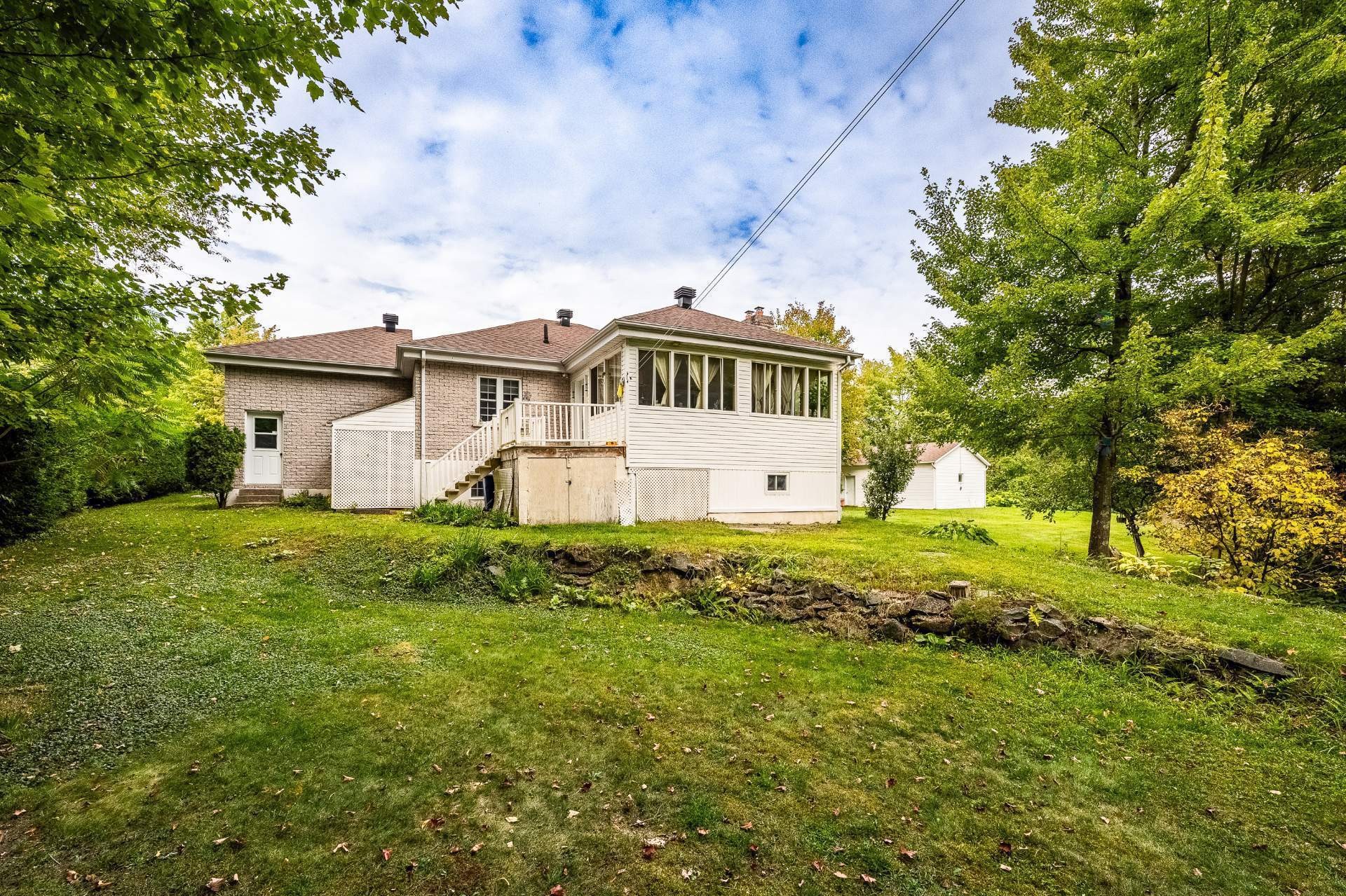 









943


Rue de la Roche

,
Granby,




QC
J2J2H9


