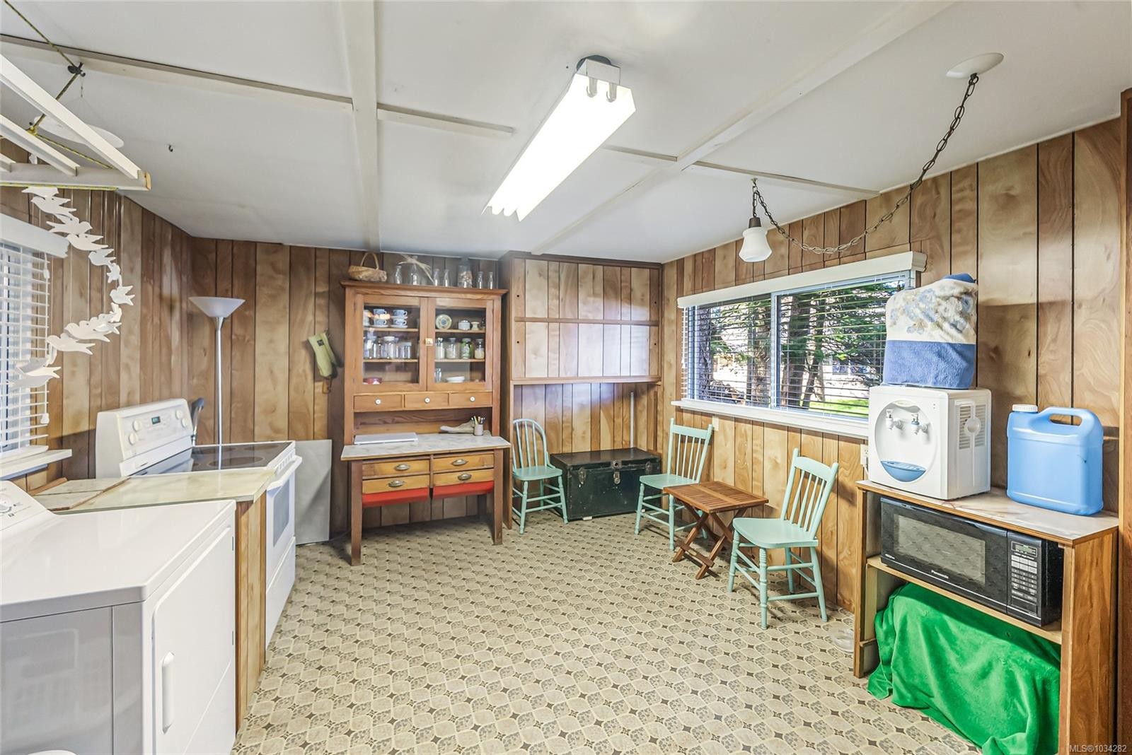 









970


Sea Fern

Lane,
Mudge Island,




BC
V0R 1X0

