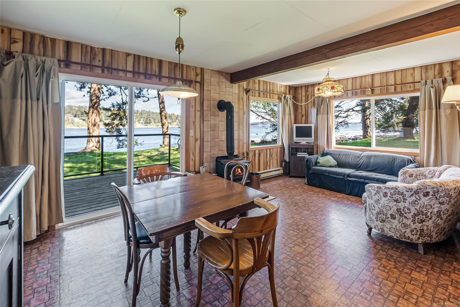 









970


Sea Fern

Lane,
Mudge Island,




BC
V0R 1X0

