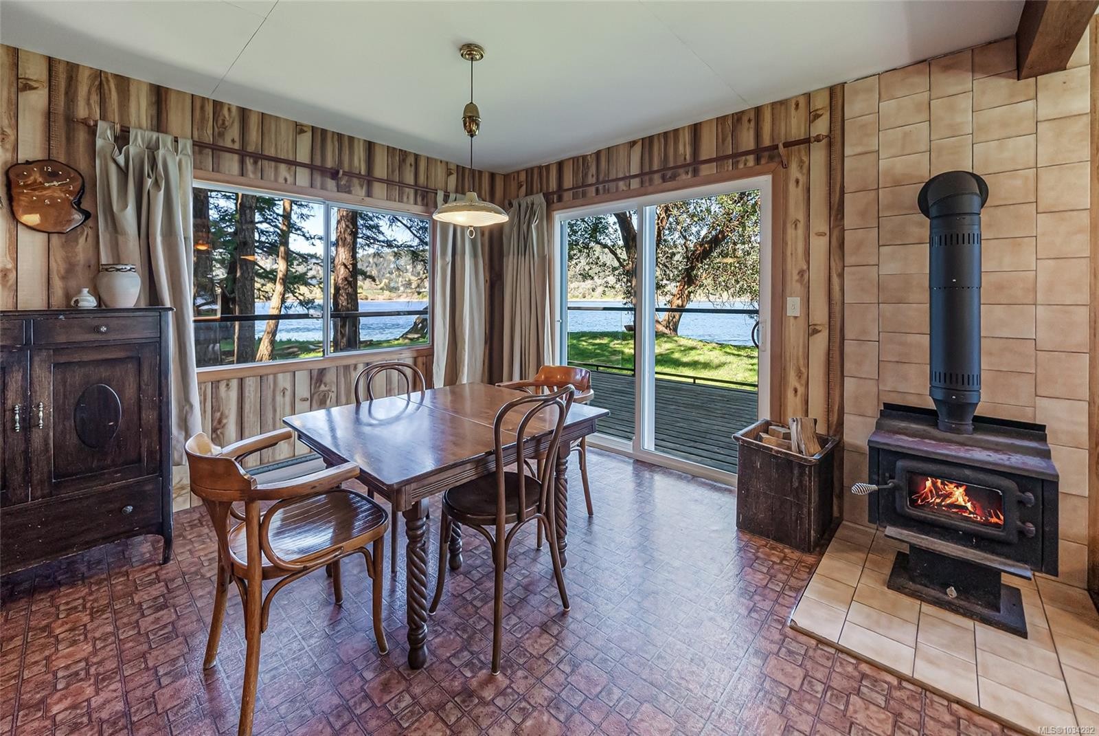 









970


Sea Fern

Lane,
Mudge Island,




BC
V0R 1X0

