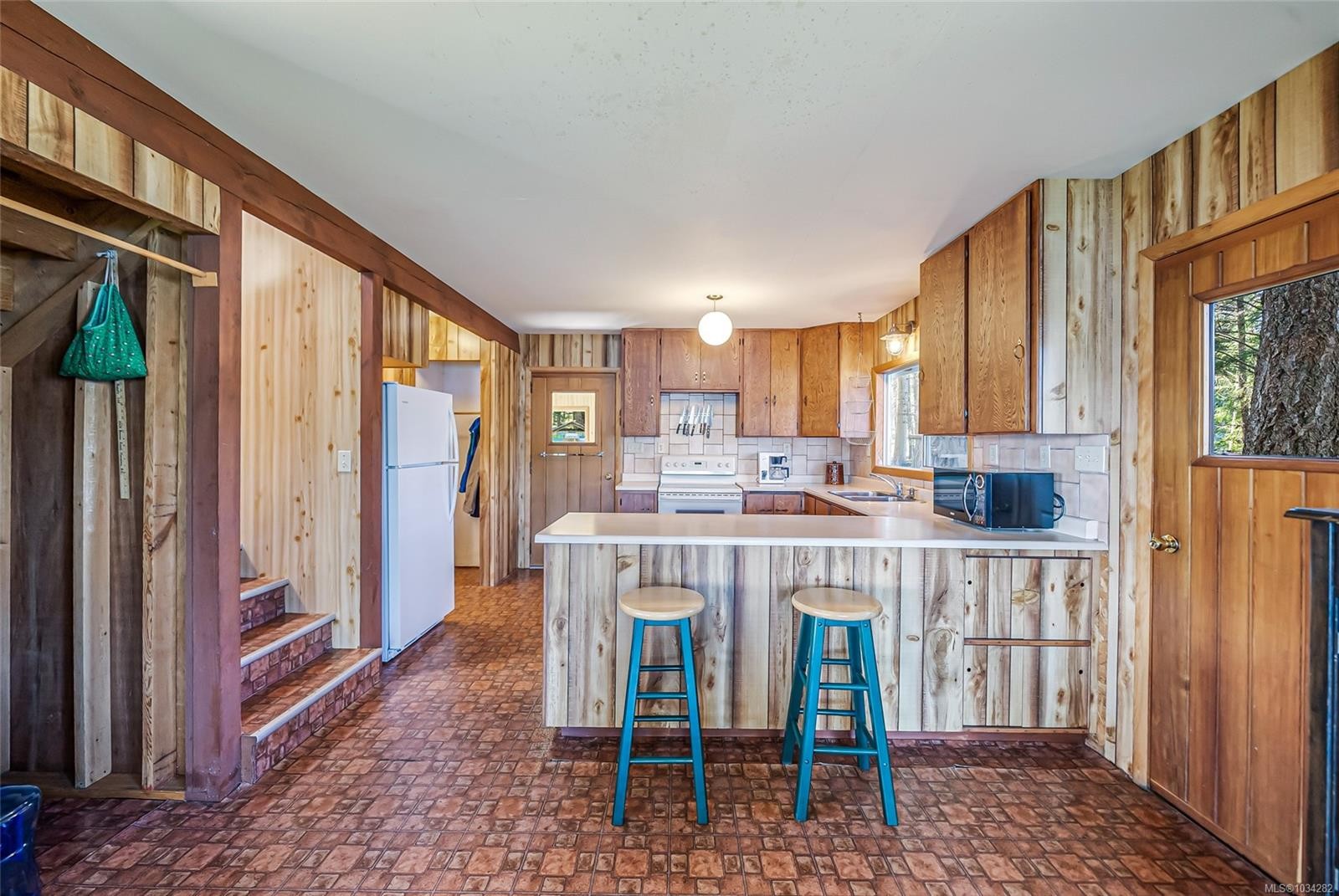 









970


Sea Fern

Lane,
Mudge Island,




BC
V0R 1X0

