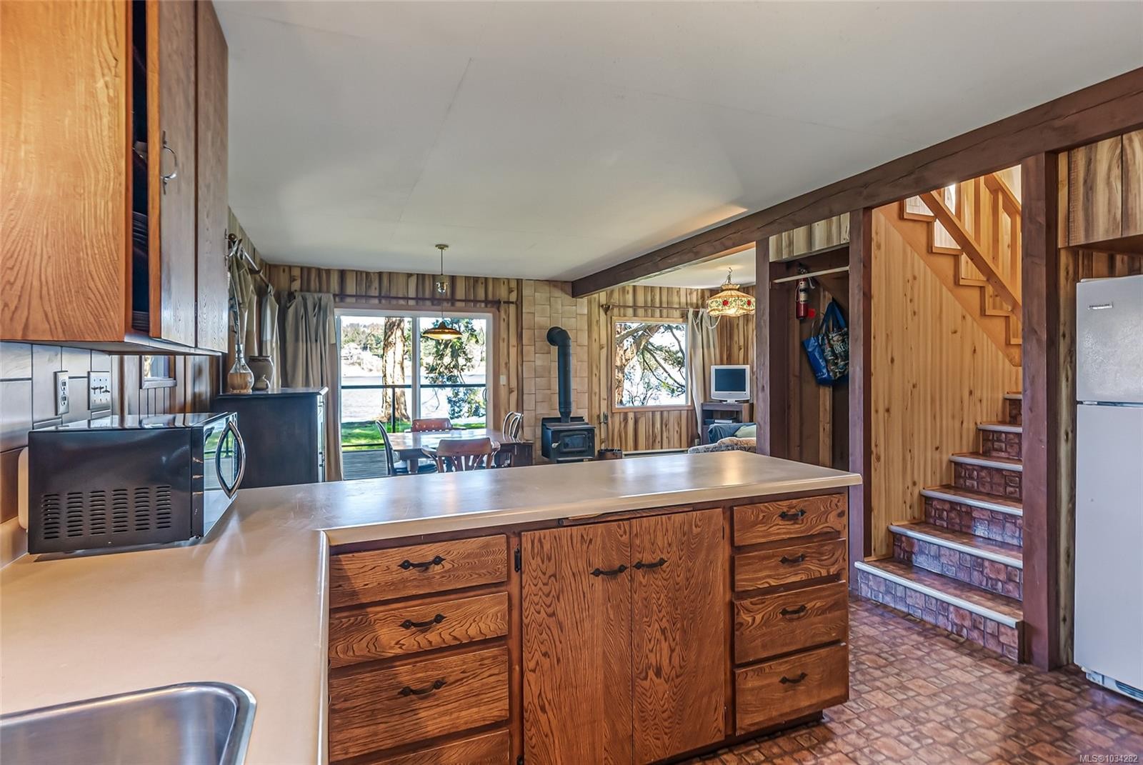 









970


Sea Fern

Lane,
Mudge Island,




BC
V0R 1X0

