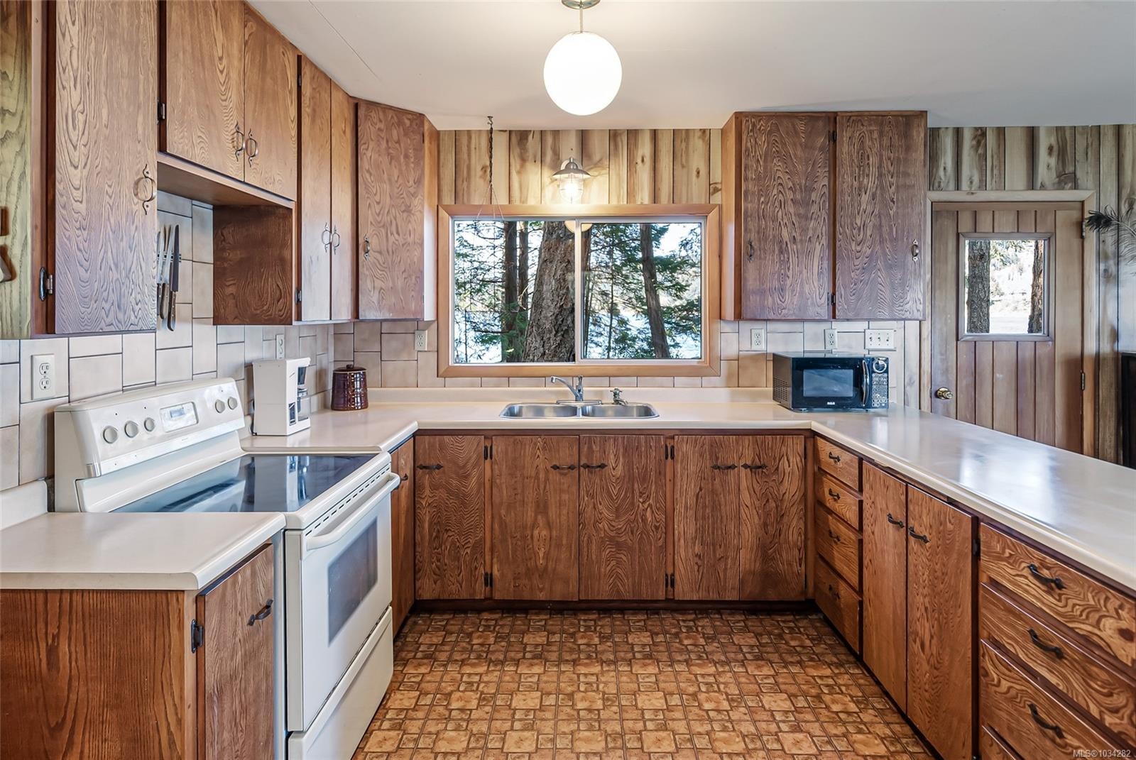 









970


Sea Fern

Lane,
Mudge Island,




BC
V0R 1X0

