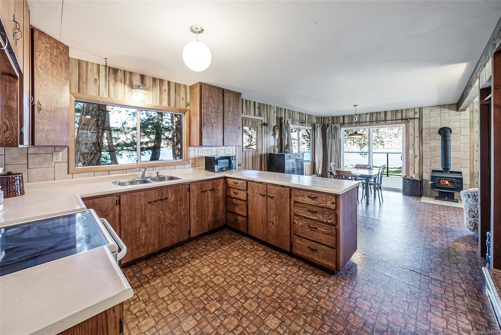 









970


Sea Fern

Lane,
Mudge Island,




BC
V0R 1X0

