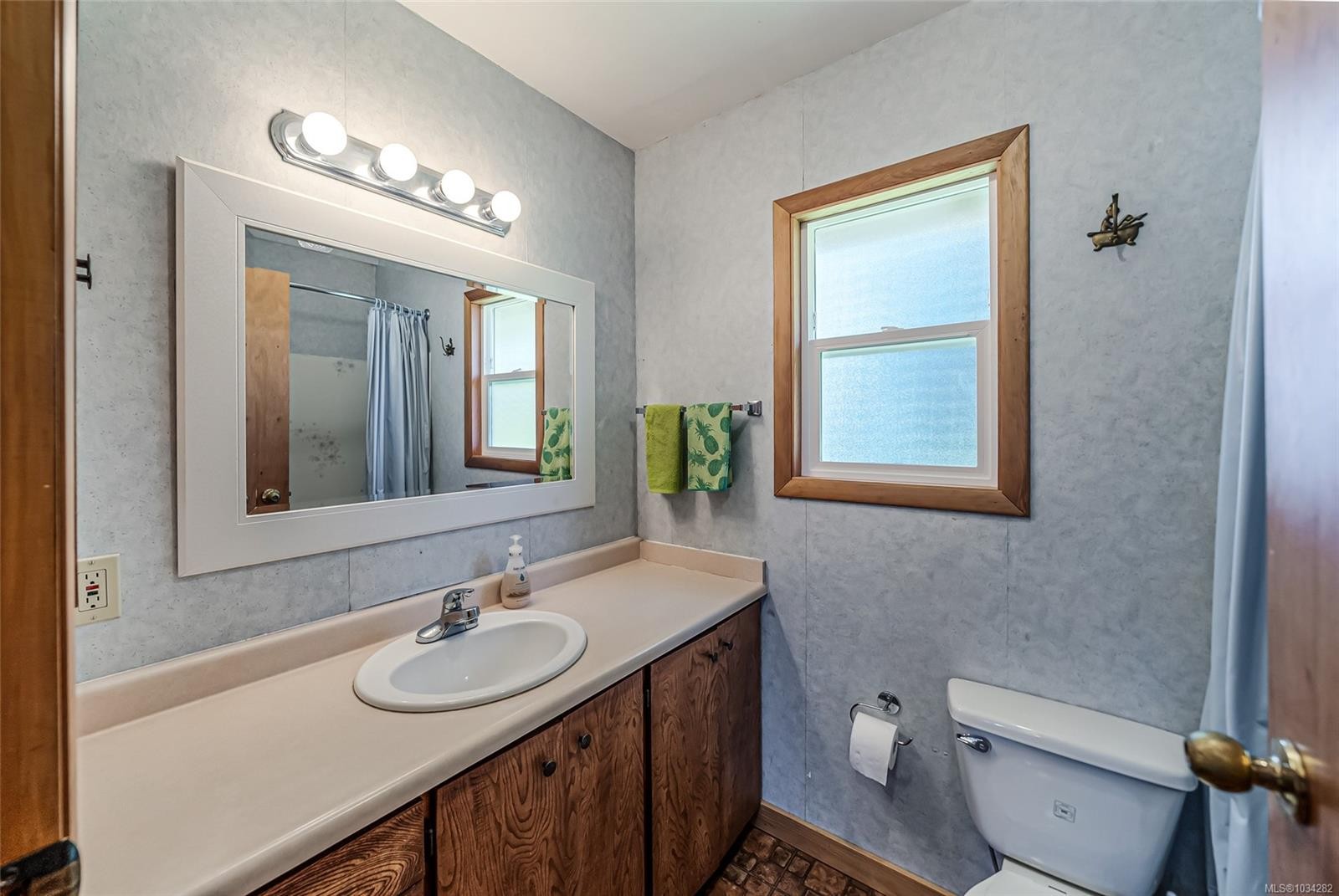 









970


Sea Fern

Lane,
Mudge Island,




BC
V0R 1X0

