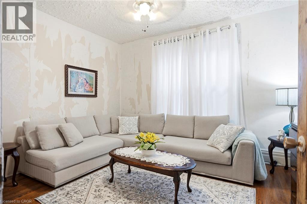 












257 ONTARIO Street

,
Stratford,




Ontario
N5A3H6

