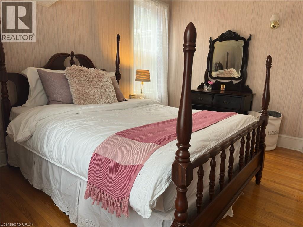 












257 ONTARIO Street

,
Stratford,




Ontario
N5A3H6

