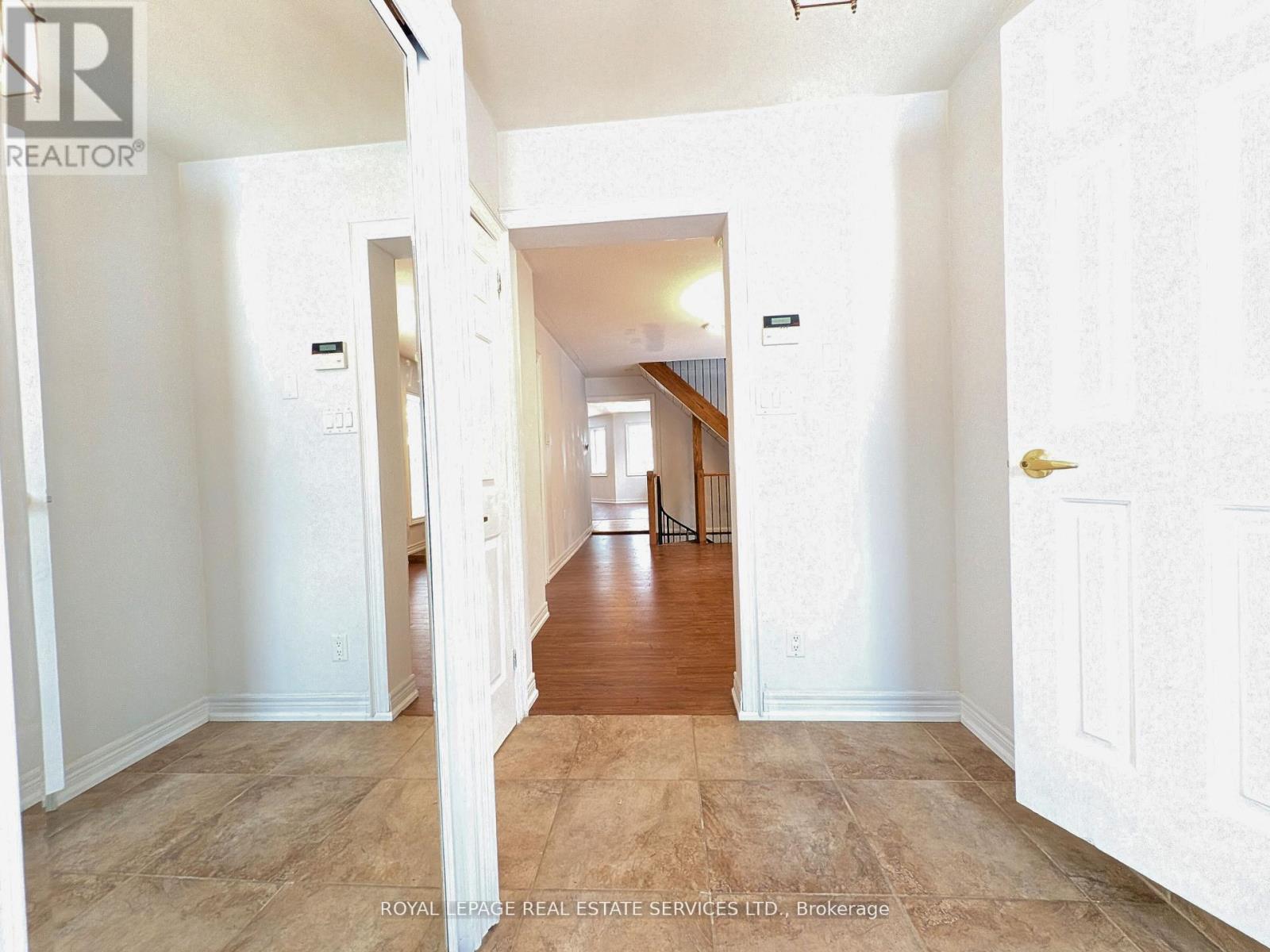 












20 HOLGATE STREET

,
Barrie,




Ontario
L4N2T5

