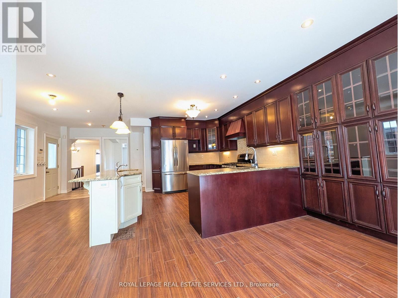 












20 HOLGATE STREET

,
Barrie,




Ontario
L4N2T5

