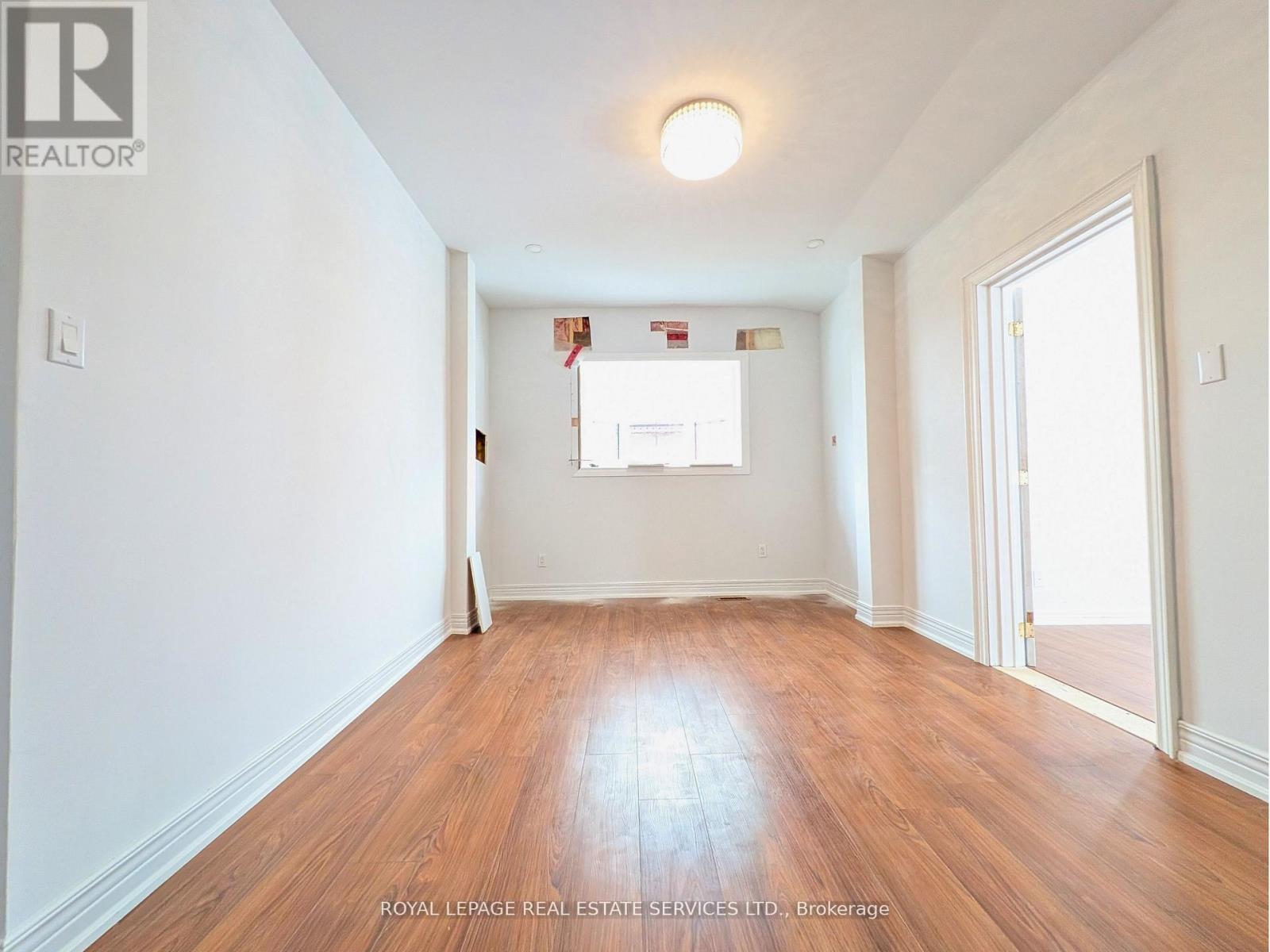 












20 HOLGATE STREET

,
Barrie,




Ontario
L4N2T5

