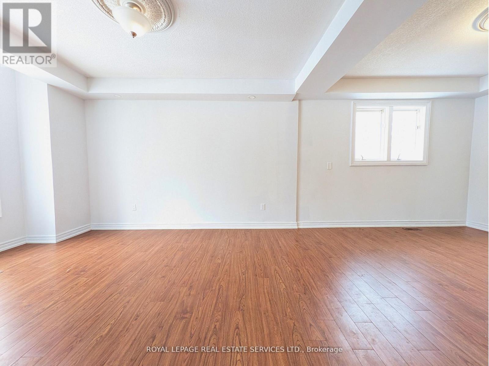 












20 HOLGATE STREET

,
Barrie,




Ontario
L4N2T5

