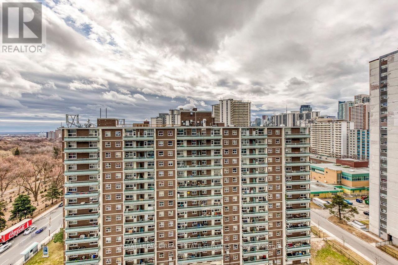 












1320 - 585 BLOOR STREET E

,
Toronto,




Ontario
M4W0B3

