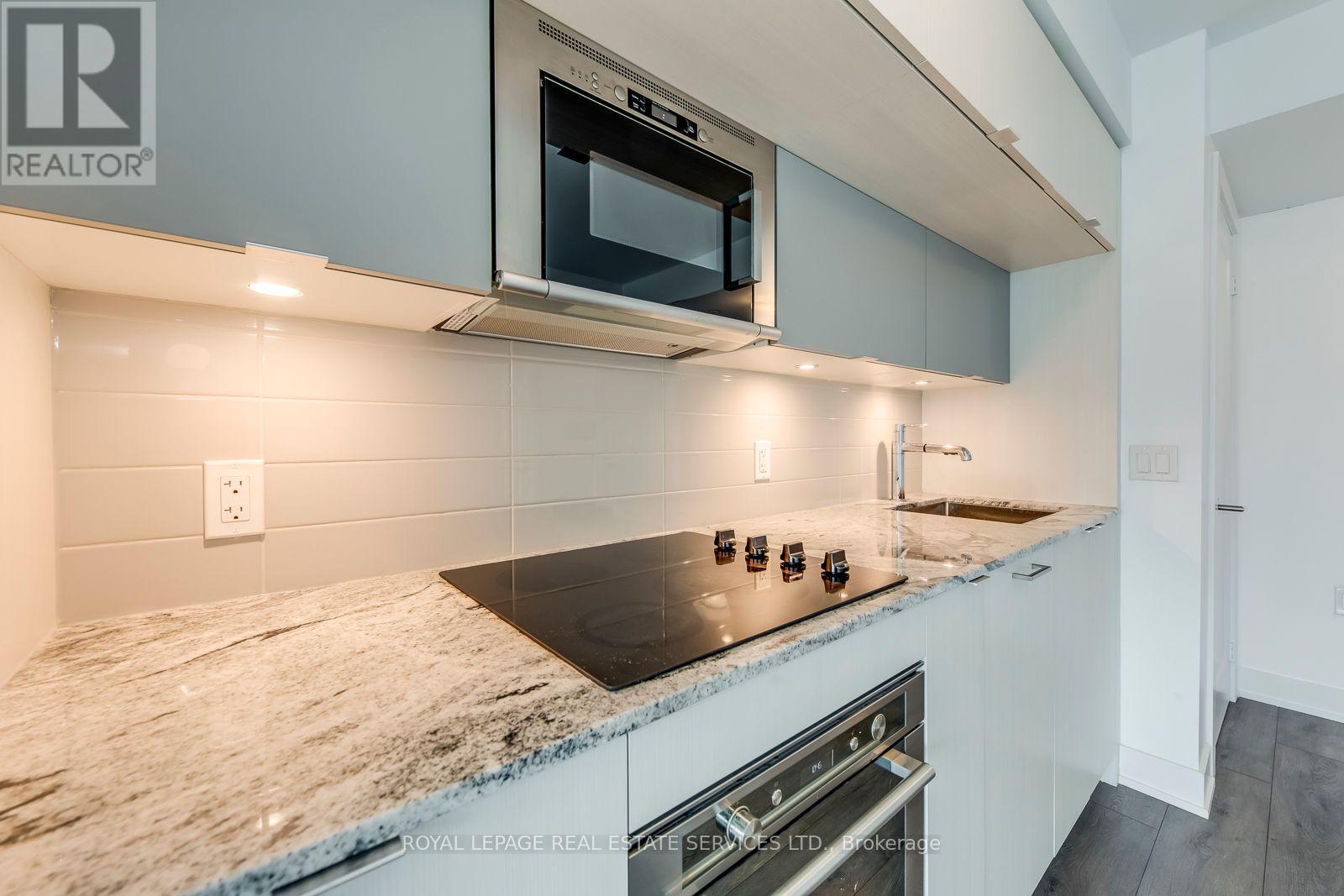 












1320 - 585 BLOOR STREET E

,
Toronto,




Ontario
M4W0B3

