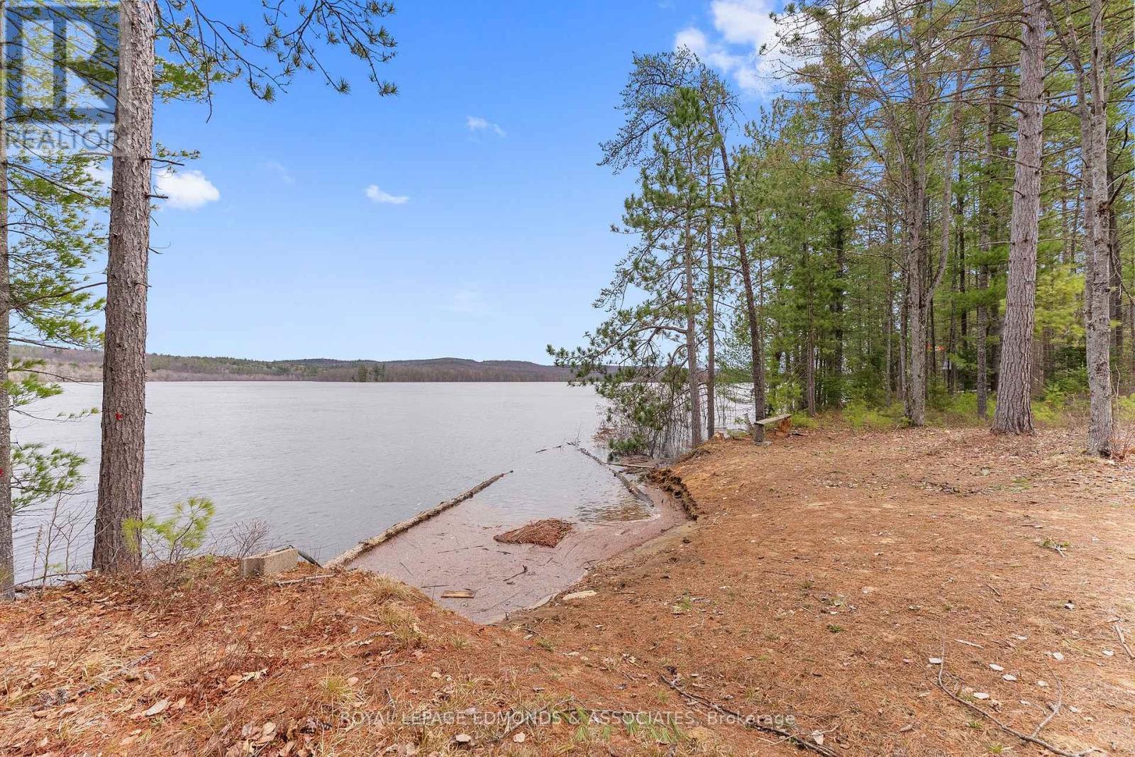 












290 HENNESSY TRAIL

,
Whitewater Region,







Ontario
K0J2L0

