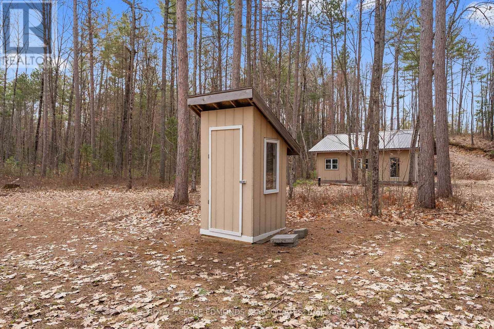 












290 HENNESSY TRAIL

,
Whitewater Region,







Ontario
K0J2L0

