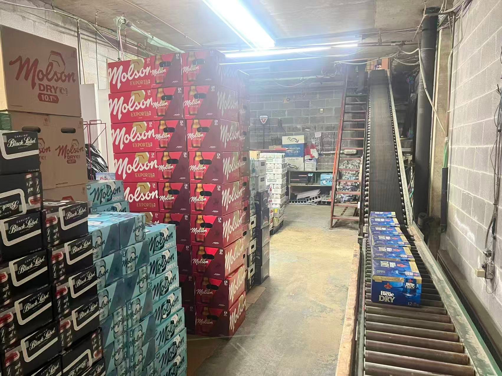 









1457


Boul. St-Martin O.

,
Laval (Chomedey),




QC
H7S1N1

